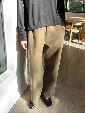 Women's Olive Straight-Leg Jeans